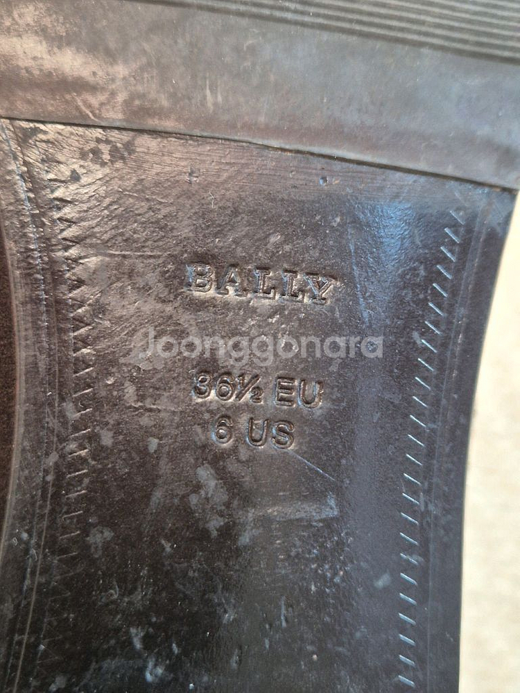 실착용2회 245(38) 정품 발리 여성구두--6