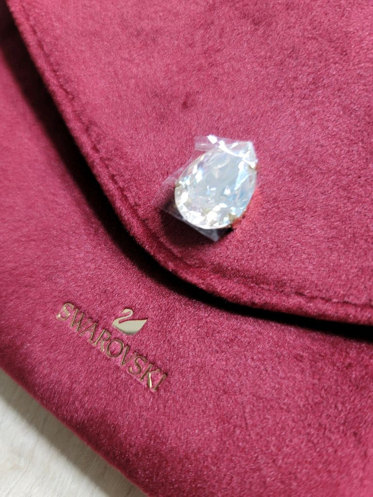 스와로브스키 버건디 빅큐빅 벨벳 미니 파우치 새제품가로25 세로15 센치--1