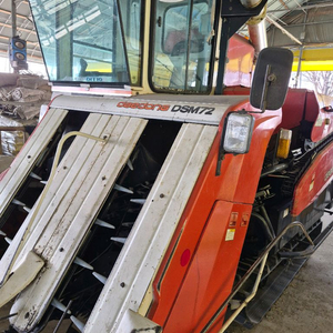 72마력 대동콤바인 이미지