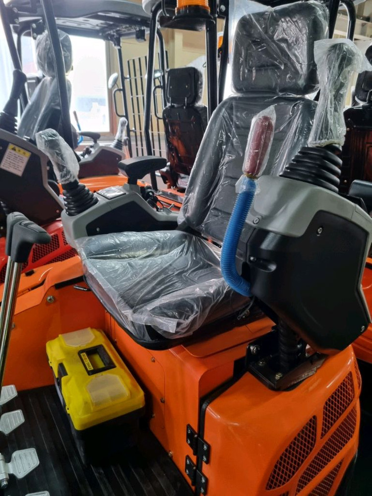 1.7톤 미니굴삭기 017 팝니다--1