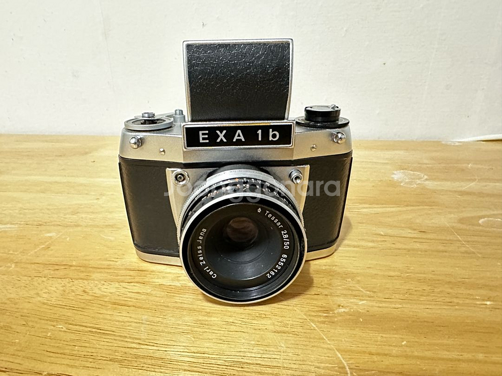 EXA 1b + Carl Zeiss Jena Tessar 50mm F2.8--0