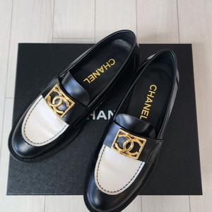 샤넬 프리컬렉션 투톤로퍼 38사이즈