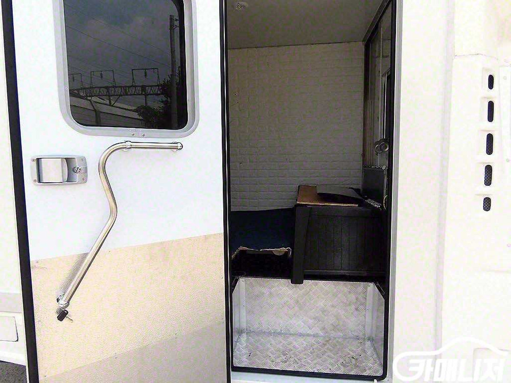 [소형화물][워크스루밴]더뉴봉고3 1.0톤/킹캡/초장축/일반형 럭셔리 (1톤) #2026년특가 이미지