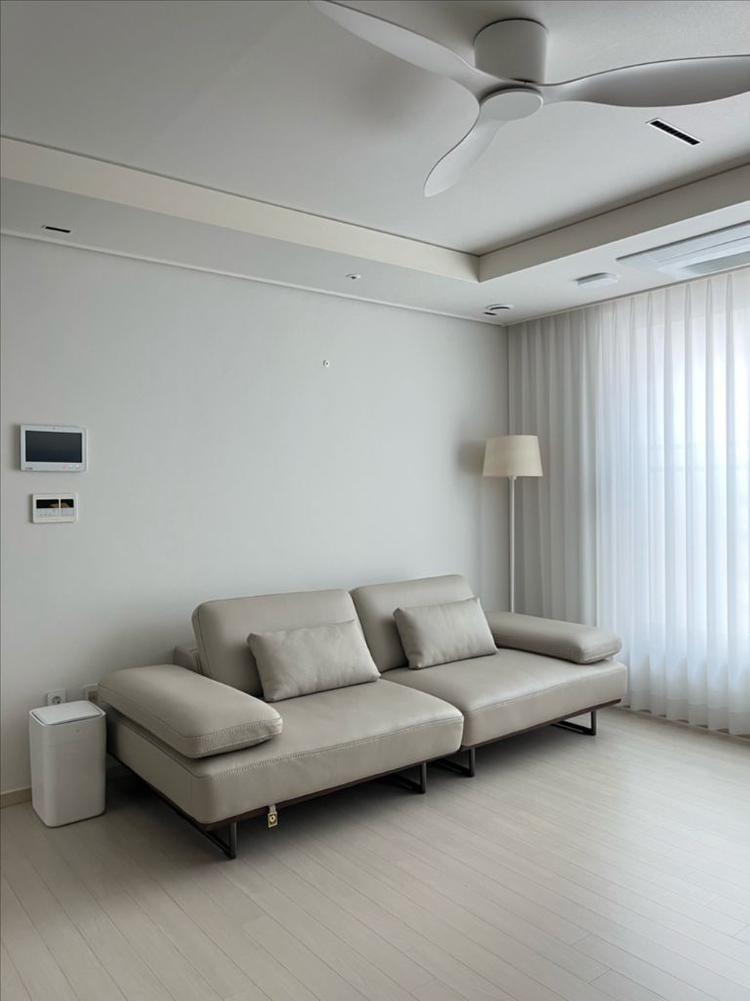 다우닝 클라임 원목 리프트업 전 체 통가죽 소파--0