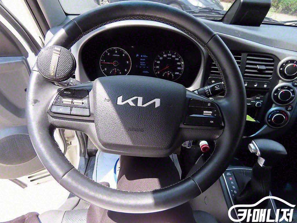 [소형화물][워크스루밴]더뉴봉고3 1.0톤/킹캡/초장축/일반형 럭셔리 (1톤) #2026년특가 이미지