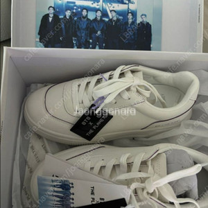 BTS X 더플래닛 콜라보 스니커즈