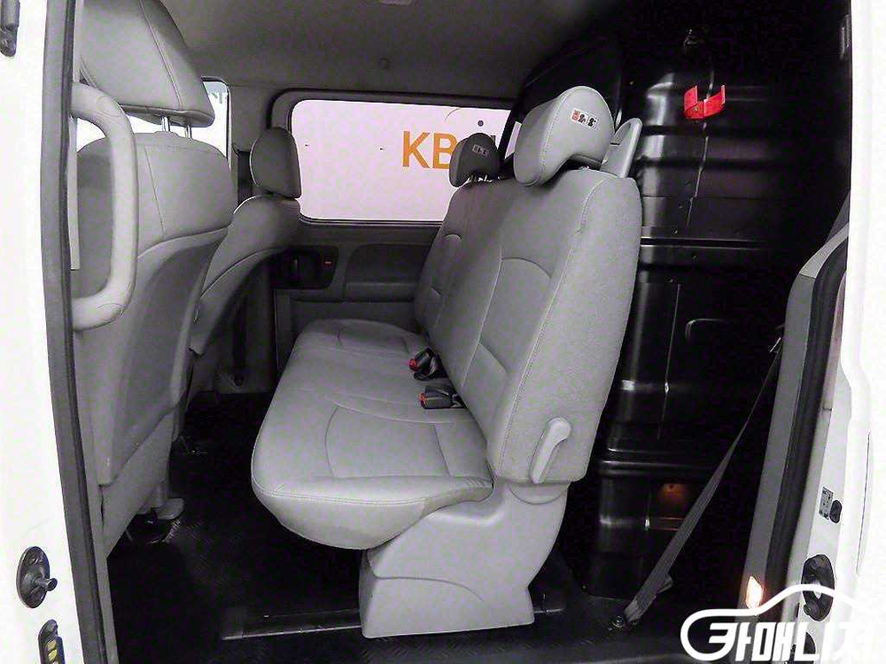 [현대]더 뉴 그랜드 스타렉스 2WD 밴 5인승 모던 (5인승) #2026년특가 이미지