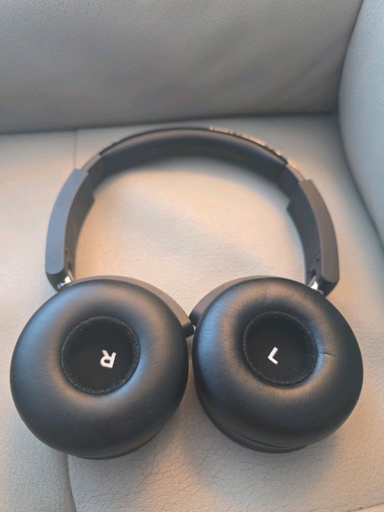 AKG Y50BT 헤드폰--3