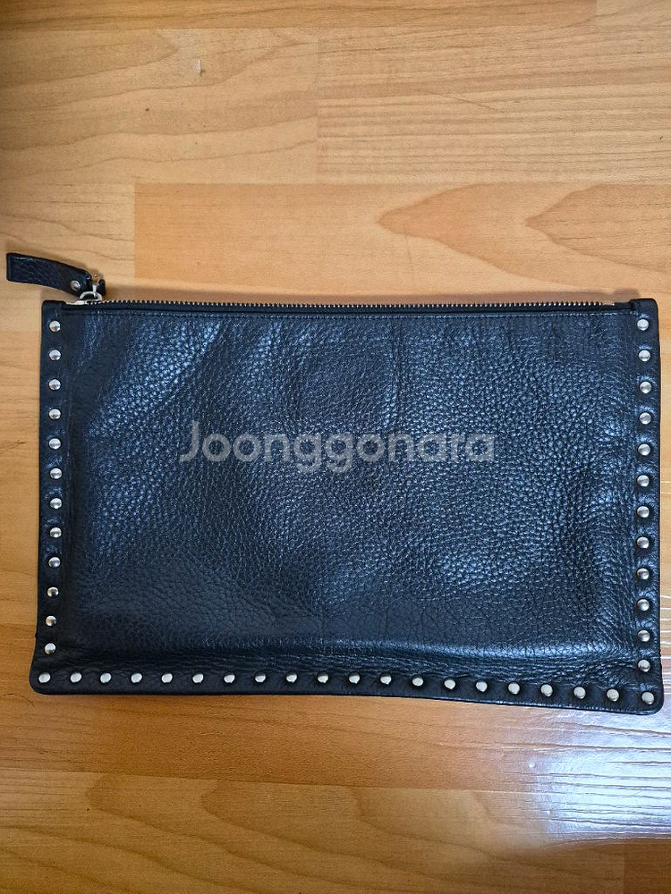 (정품) 발렌티노 락스터드 클러치 블랙 / 남여공용사용--3