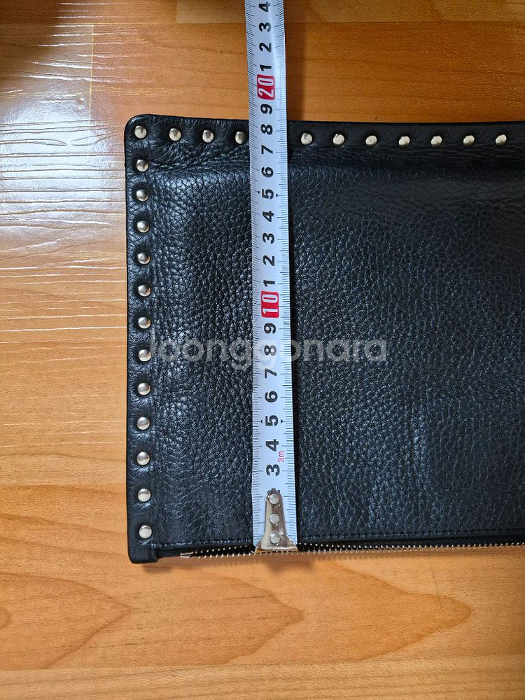 (정품) 발렌티노 락스터드 클러치 블랙 / 남여공용사용--7