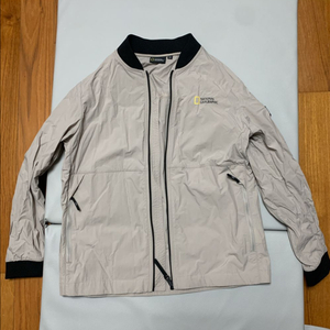 내셔널지오그래픽 키즈 바람막이 150 팝니다.