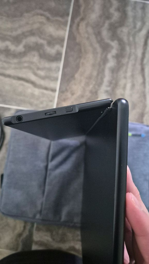 이홈웨이 16인치 터치형 포터블 모니터 판매합니다--1