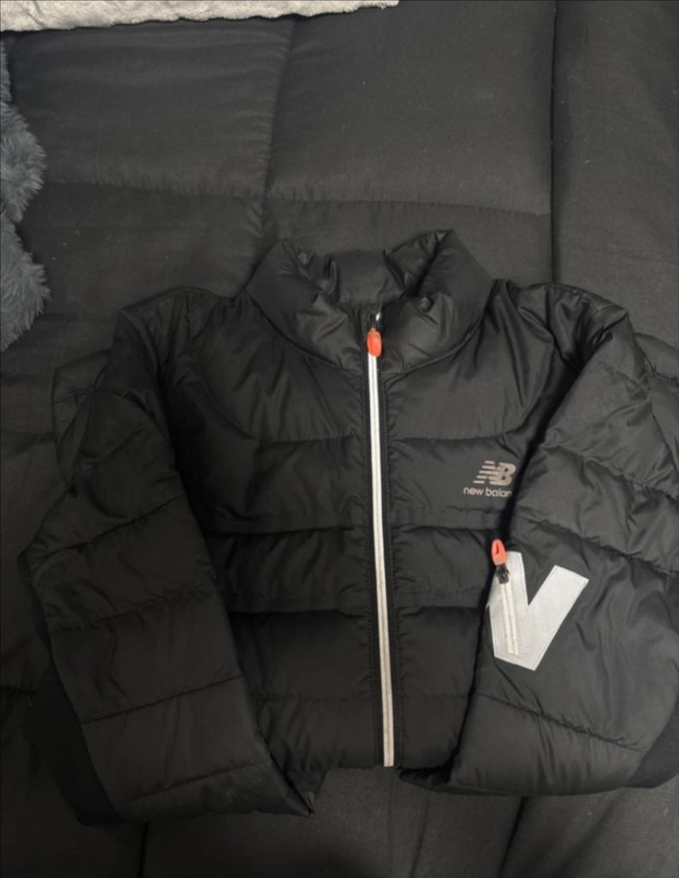 뉴발란스 경량패딩--0