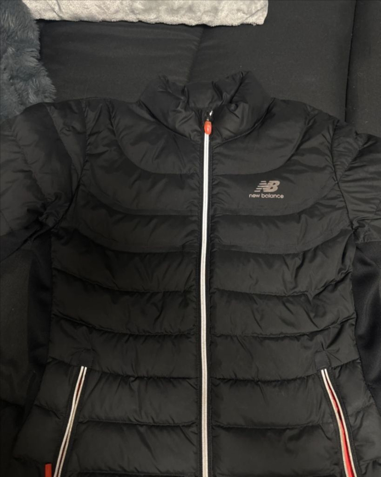 뉴발란스 경량패딩--1
