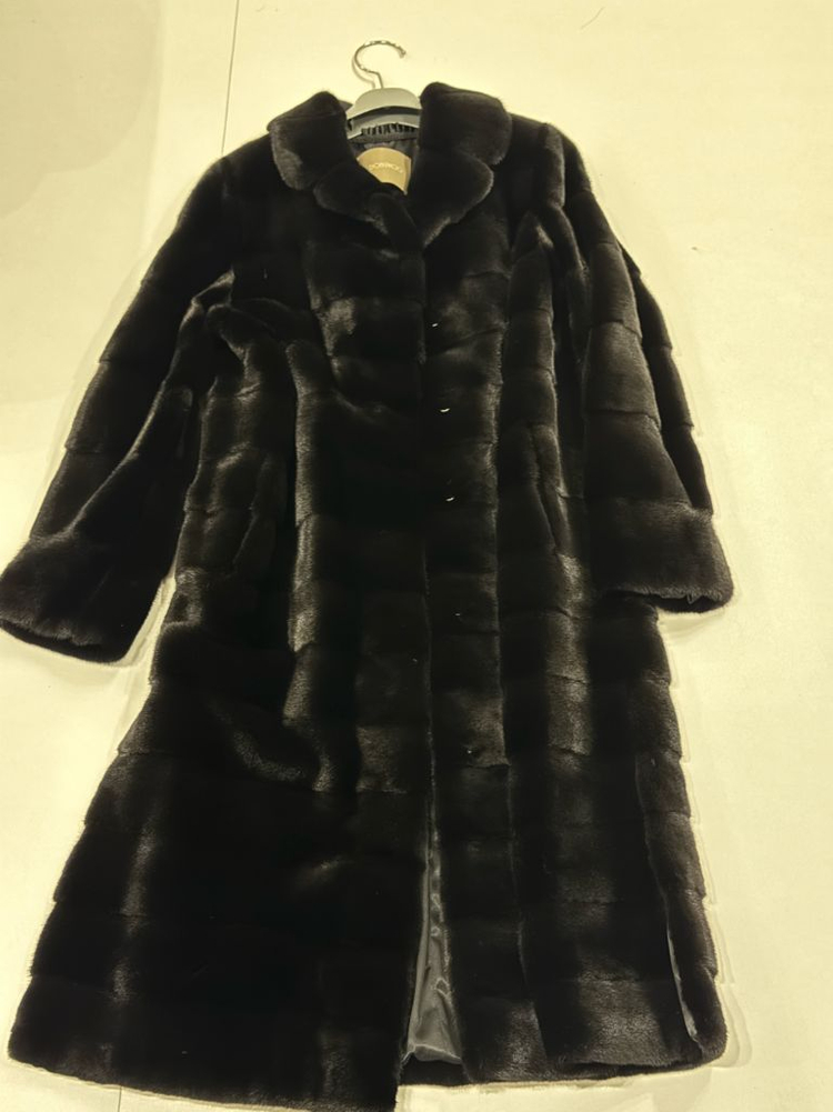 동우모피 블랙그라마 모피 롱 밍크코트 (종아리기장)--1