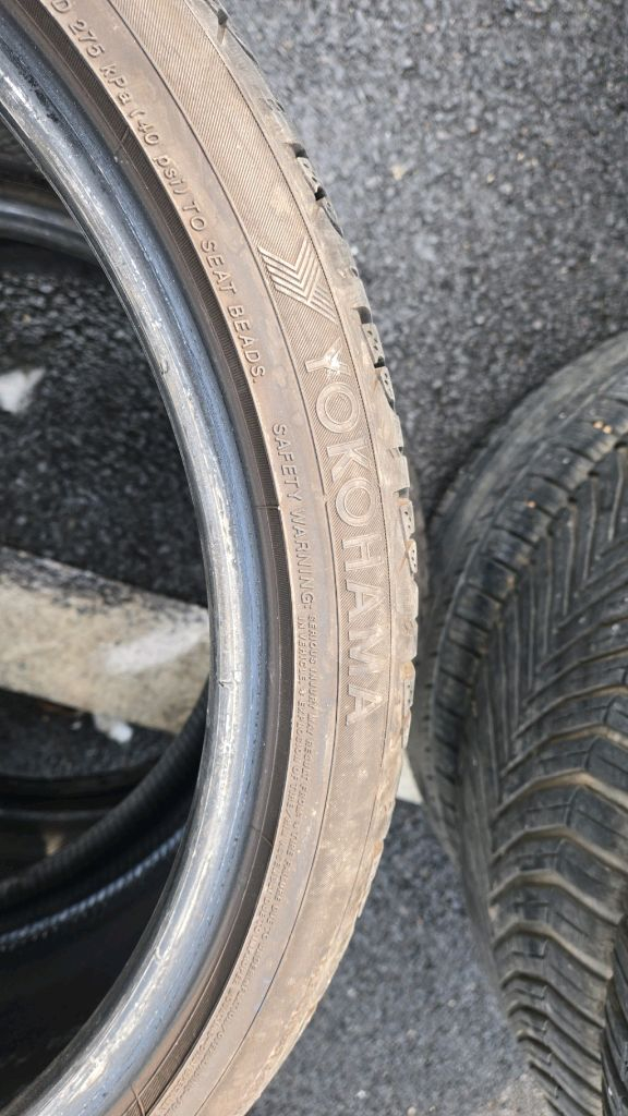 275 30 20중고타이어 이미지