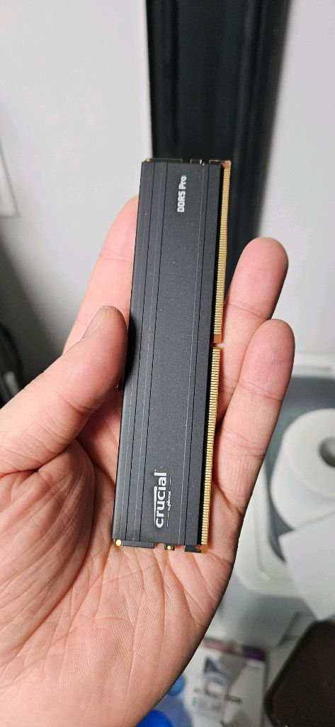 마이크론 Crucial DDR5-5600 CL46 PRO 대원씨티에스 32gb 판매합니다 이미지