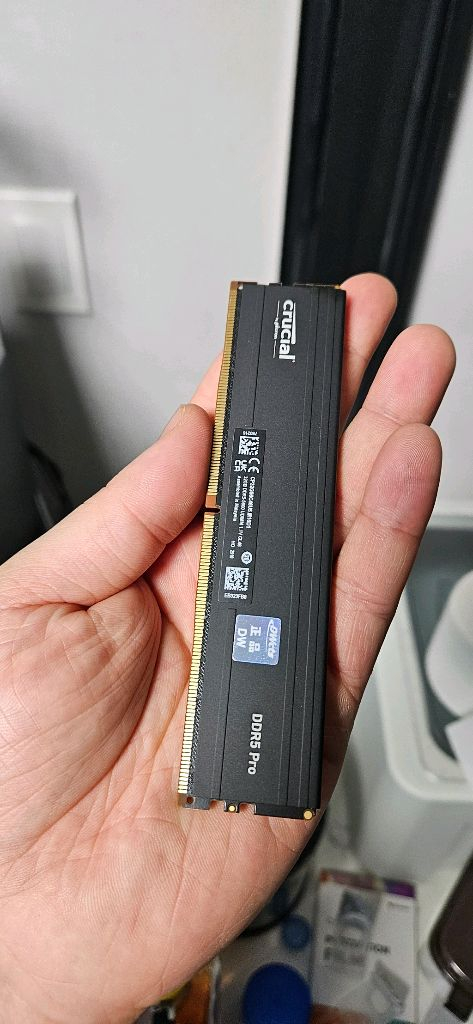 마이크론 Crucial DDR5-5600 CL46 PRO 대원씨티에스 32gb 판매합니다 이미지