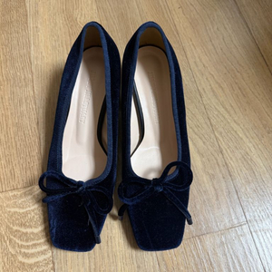 질바이질스튜어트 벨벳 구두 230-235