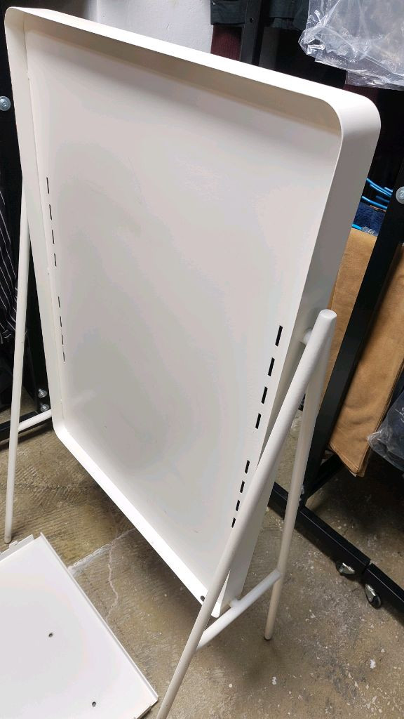 삼성전자 디지털 사이니지 광고용 4K 모니터 이미지