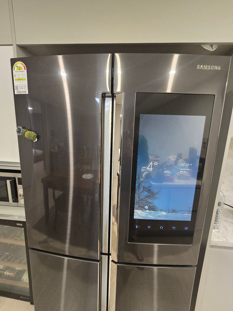 삼성 비스포크 액정 양문형 4도어 냉장고 이미지