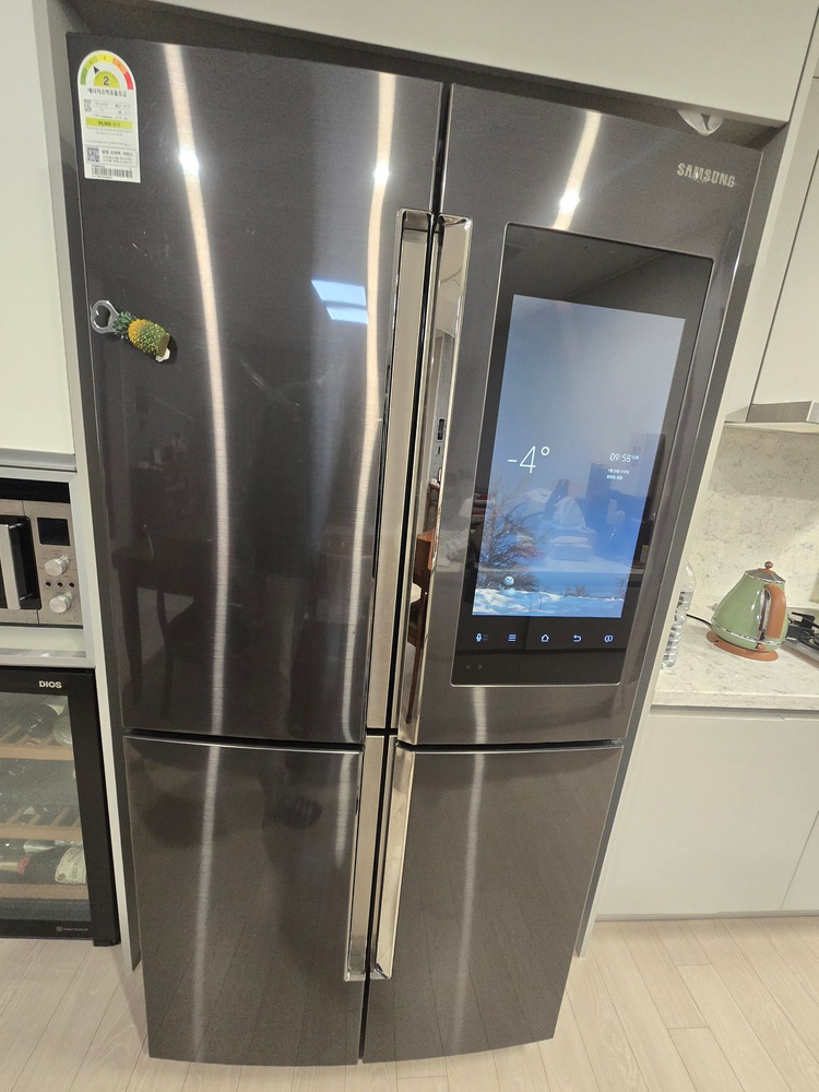 삼성 비스포크 액정 양문형 4도어 냉장고 이미지