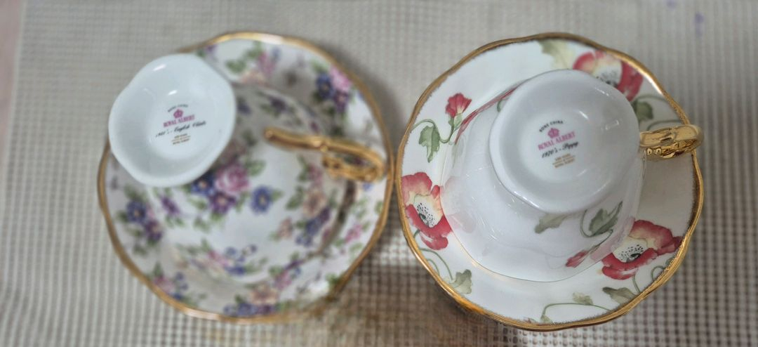 로얄알버트 100주년 기념 골드핸들찻잔 2조가격--0