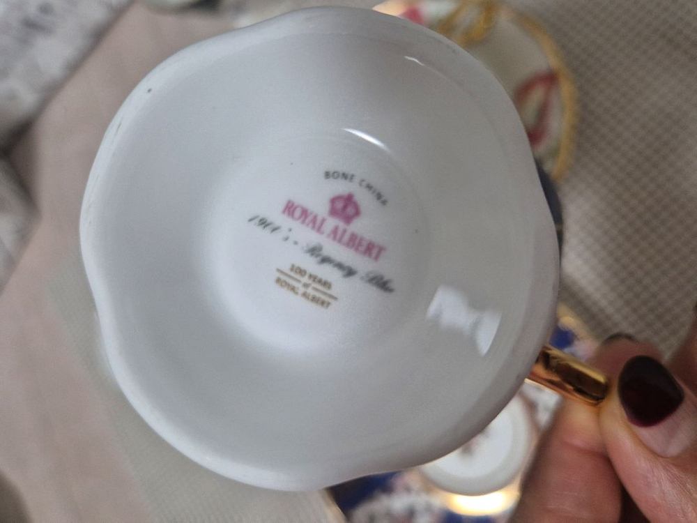 로얄알버트 100주년 기념 골드핸들찻잔 2조가격--3