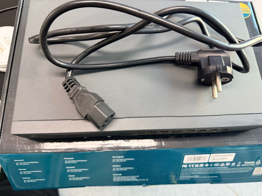 16포트 스위칭 허브--1