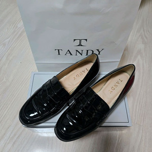 [1회착용] 넘 예쁜 탠디 여성 로퍼 에나멜 TANDY 풀패키지
