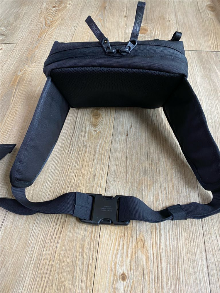 2XU 투엑스유 바일레 힙색 슬링백 런닝백 보조백팩 (새제품)--3