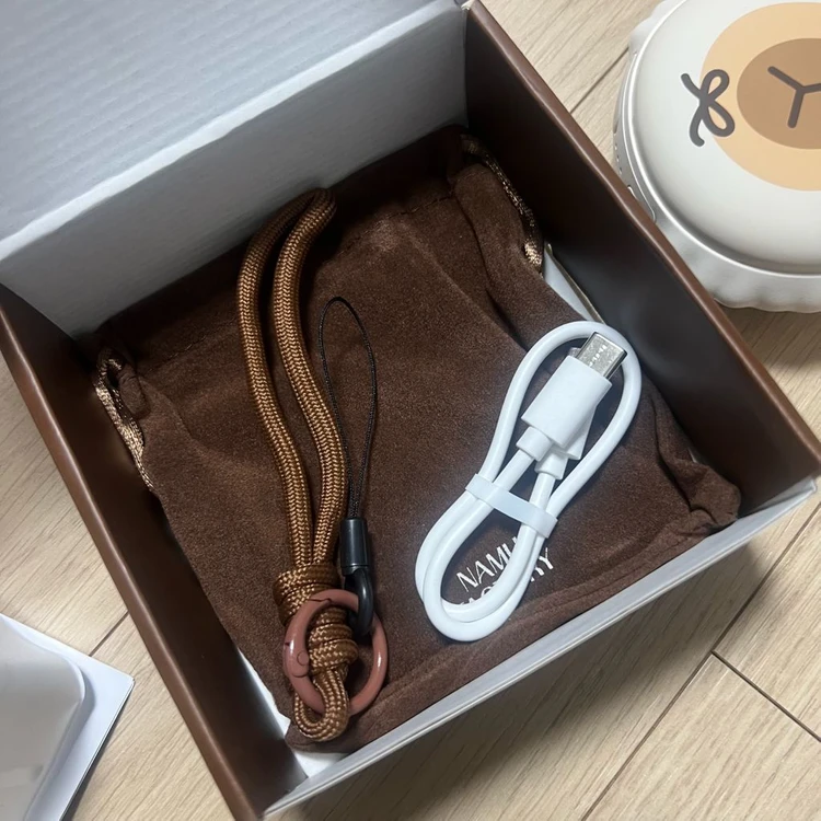 나무팩토리 카피바라 손난로 보조배터리 이미지