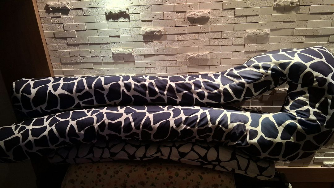 푹신푹신한 바디필로우 U자형 + 1자형 세트. 사진처럼 편안하게 여러용도로 쓰실수 있습니다. 전국무료배달 됩니다.--9