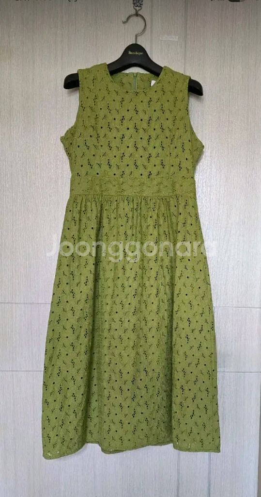 55) 실측사이즈 참고/Her She 아일렛 자수 펀칭 롱 원피스--0