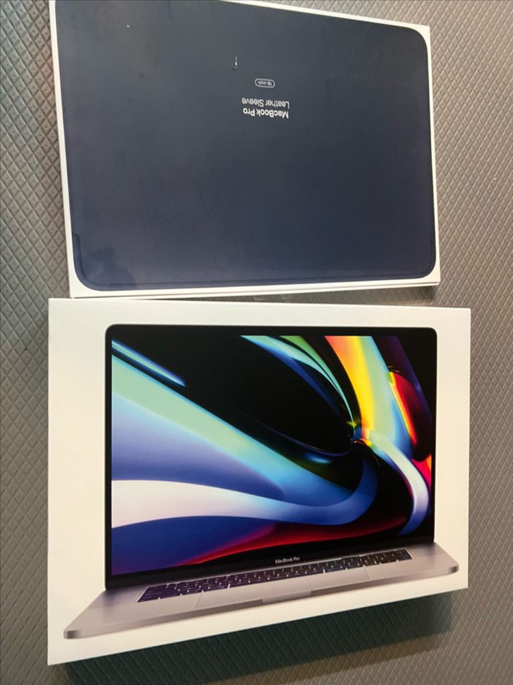 2019 맥북프로 16인치 기본형+ 정품 슬리브--2