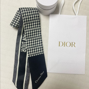 디올 30 Montaigne 미차 스카프 이미지