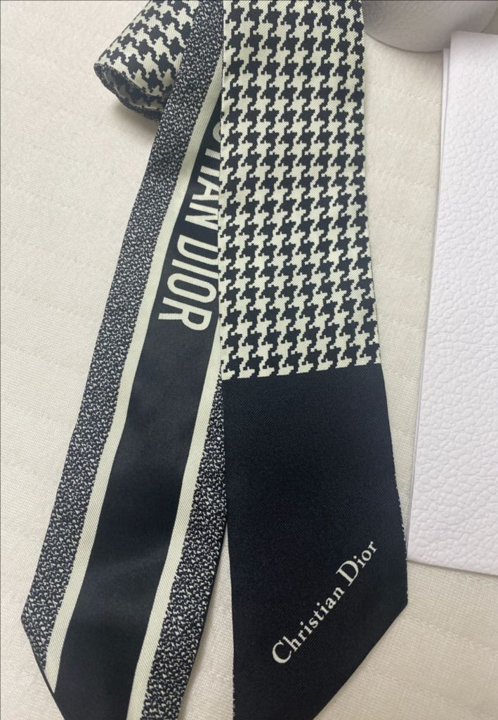 디올 30 Montaigne 미차 스카프 이미지