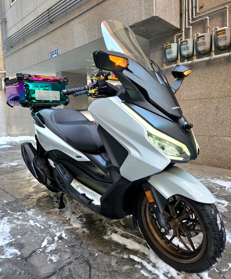 혼다 포르자350 25년식 사용검사 완료, 점검 완료,블박 2채널--1