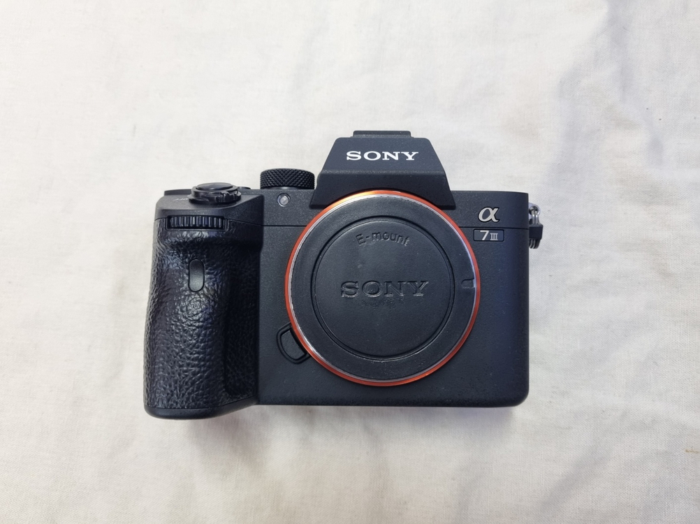 소니 a7m3 바디 판매합니다--1