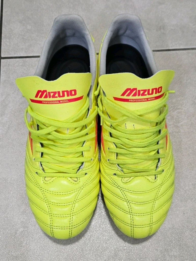미즈노 축구화--0