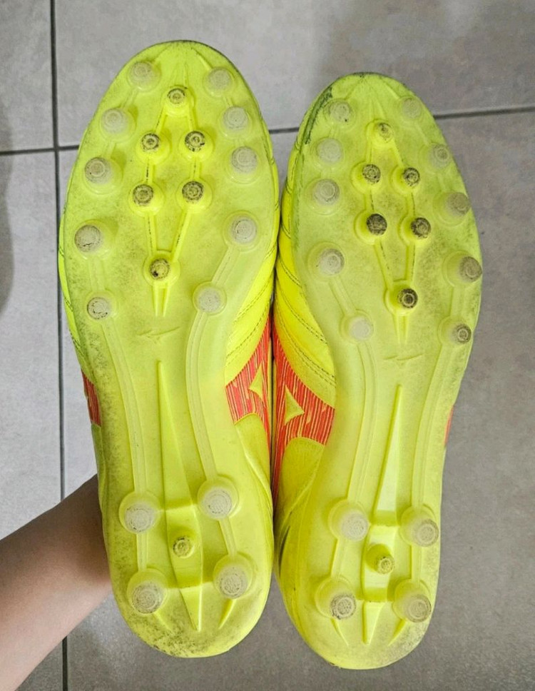 미즈노 축구화--2