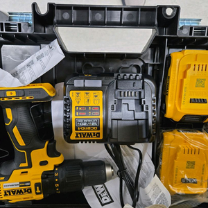 디월트 20V 무선 임팩드릴 세트 정품베터리2개