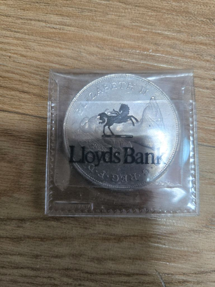 Lloyds Bank 엘리자베스 여왕 기념 주화--0