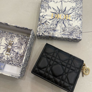 디올반지갑 레이디 까나쥬