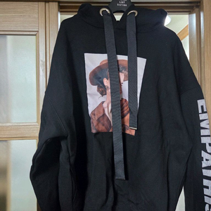 검정 프린팅 후드티