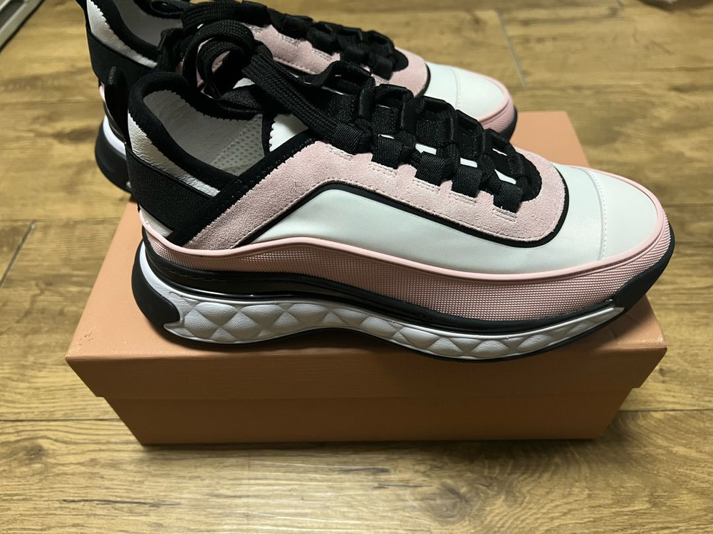 줄리안 스니커즈 여성 운동화 (풀박스 새상품) 240size--2