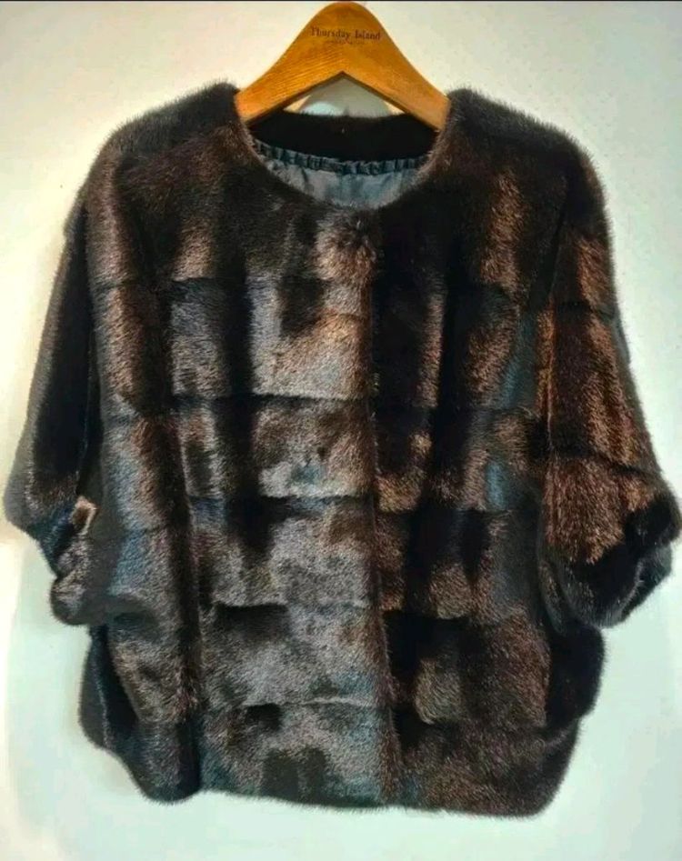 쉬즈미스 사가퍼 휘메일 벨벳 호리젠탈 밍크 케이프 자켓 free사이즈(55~66사이즈) 새제품 블랙컬러--0