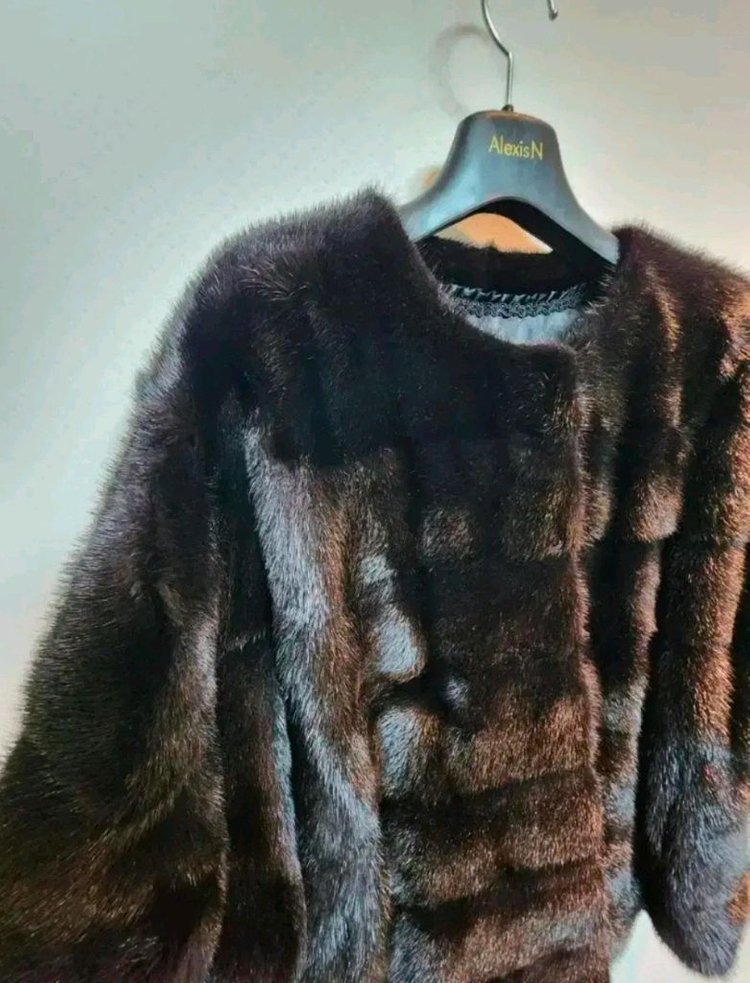 쉬즈미스 사가퍼 휘메일 벨벳 호리젠탈 밍크 케이프 자켓 free사이즈(55~66사이즈) 새제품 블랙컬러--5