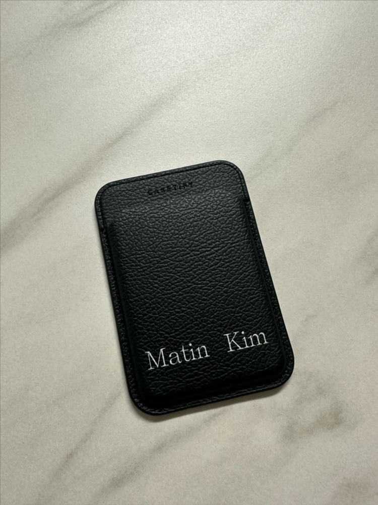 마뗑킴 맥세이프 카드지갑 이미지