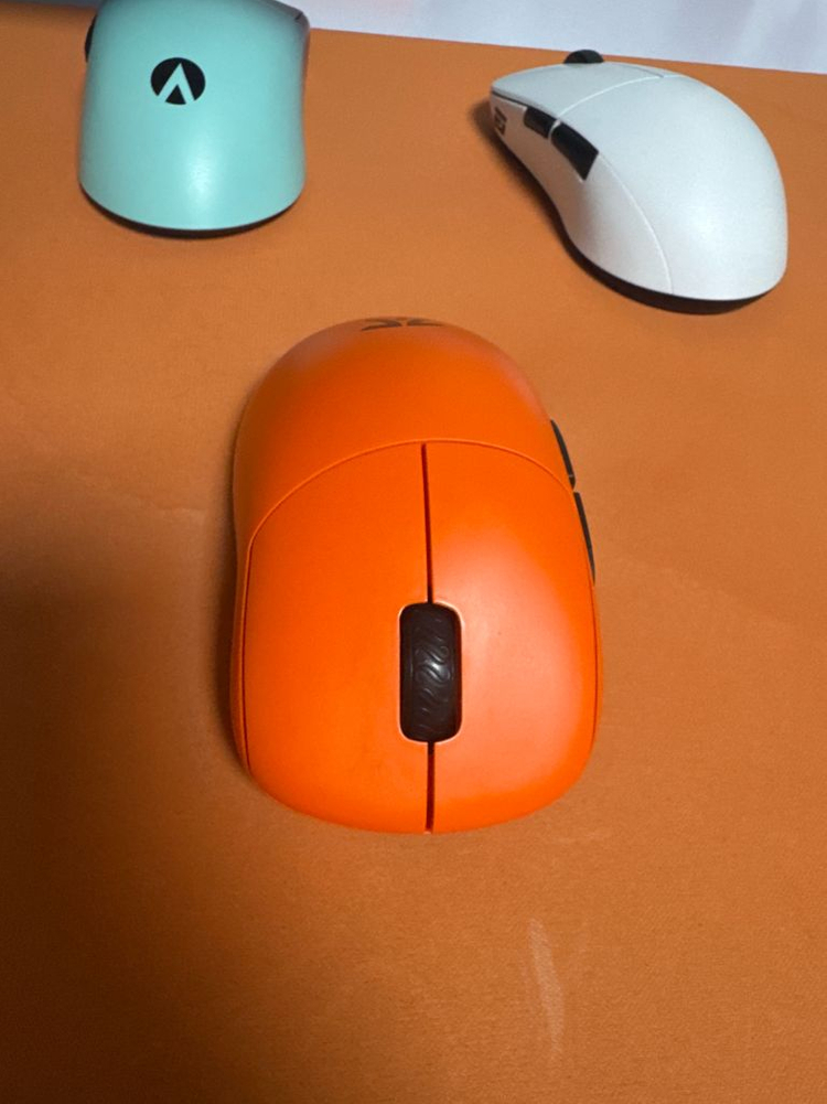 람주 쏜 프니틱 4k 판매합니당 이미지